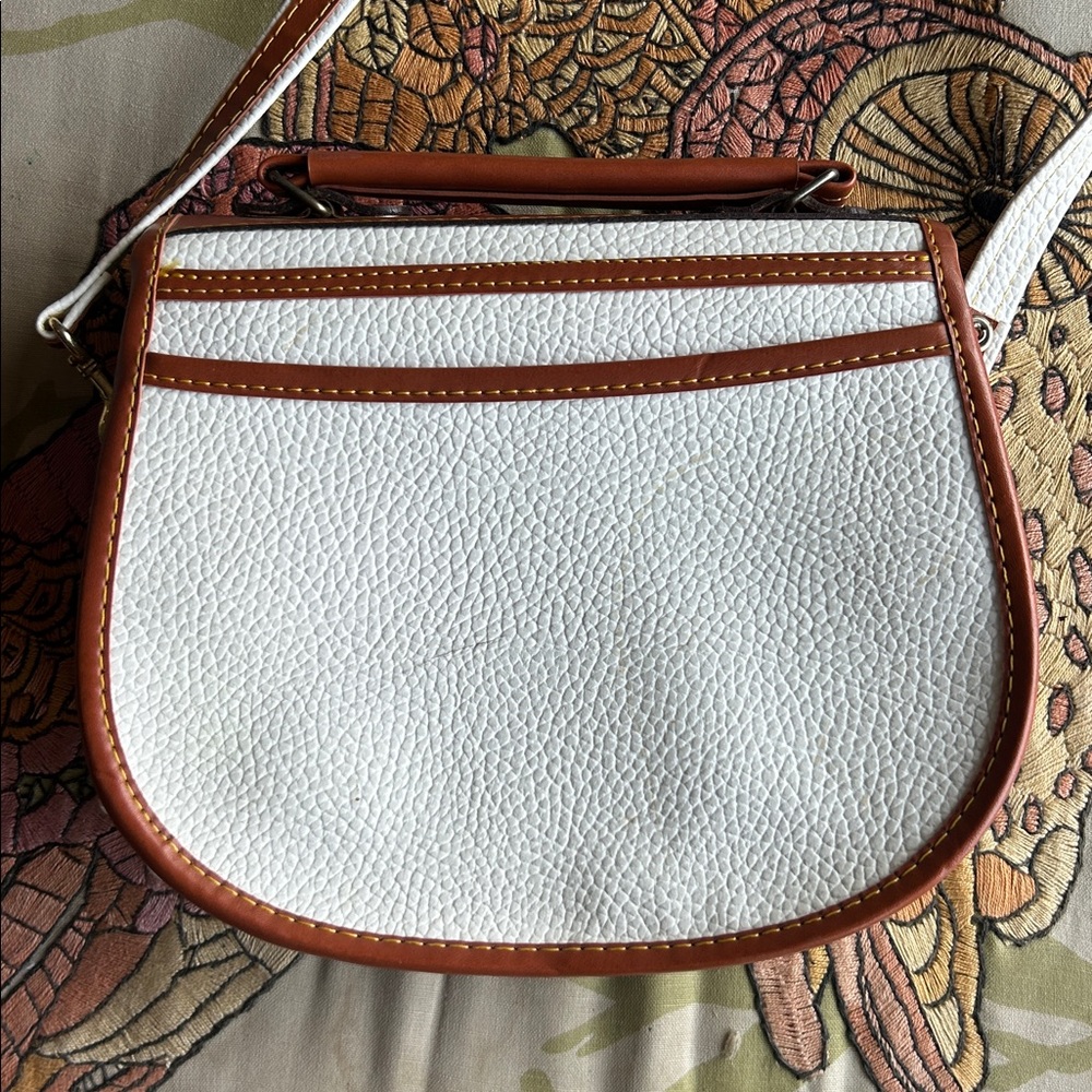 Vintage Made in Korea White and Brown Distressed Leather Crossbody Bag - Picture 3 of 7